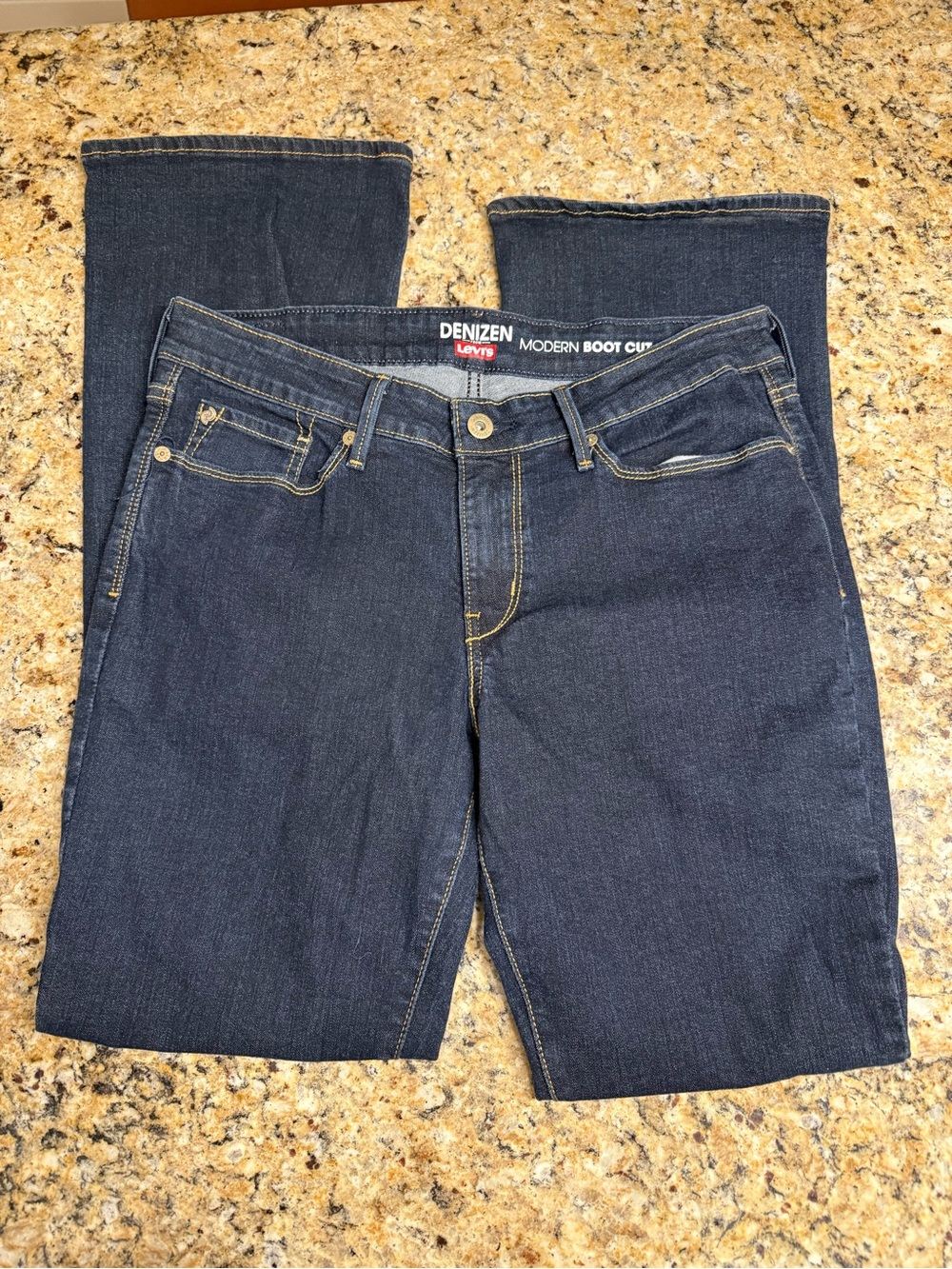 Women’s DENIZEN by Levi’s Modern Boot Cut Jeans size 10M